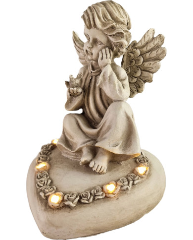 Figurka aniołka siedzącego na sercu z podświetleniem - Anioł Figurka 1