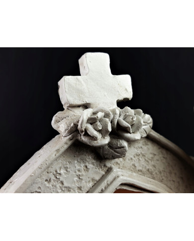 Figurka Aniołka Kapliczka ze świecą LED Aniołek Modlący