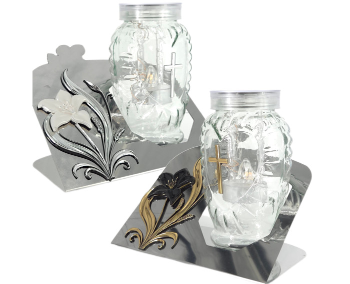 szklany znicz solarny z motywem kwiatu kalia na metalowej podstawie, srebrny lub złoty akcent